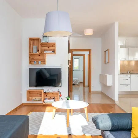 Sunce By Interhome 트로기르